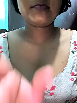 Snapshot of NEETU-89 chatting on 09/27/25, 04:39 NEETU-89 online show from 09/27/25, 04:39