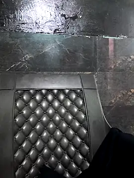 Snapshot of NEETU-89 chatting on 09/29/25, 04:06 NEETU-89 online show from 09/29/25, 04:06