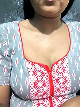 Snapshot of NEETU-89 chatting on 09/30/25, 03:22 NEETU-89 online show from 09/30/25, 03:22