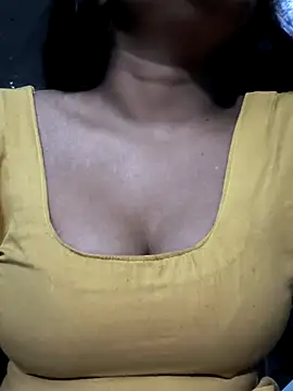 Snapshot of NEETU-89 chatting on 09/30/25, 04:12 NEETU-89 online show from 09/30/25, 04:12