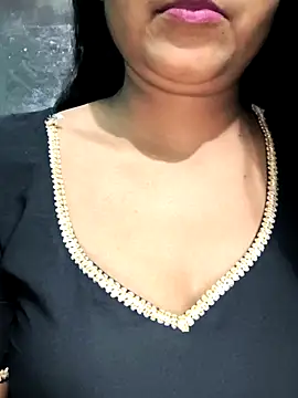 Snapshot of NEETU-89 chatting on 10/20/25, 07:42 NEETU-89 online show from 10/20/25, 07:42