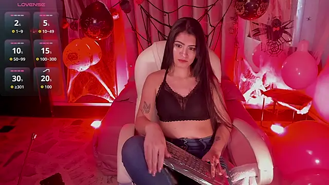 lunaalynch online show from 10/22/25, 08:41