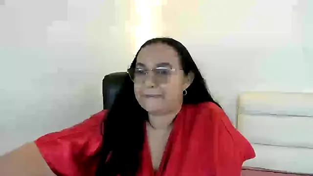 Snapshot of GiaNahomi chatting on 01/11/25, 04:27 GiaNahomi online show from 01/11/25, 04:27