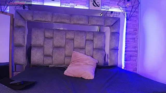 Emily morgan04 online show from 10/14/25, 12:06