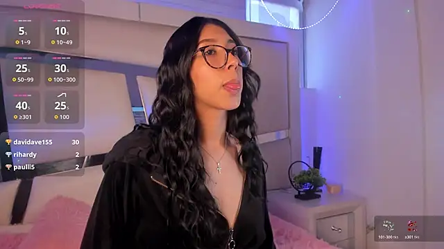 Snapshot of Mis__lola chatting on 11/25/25, 09:04 Mis lola online show from 11/25/25, 09:04