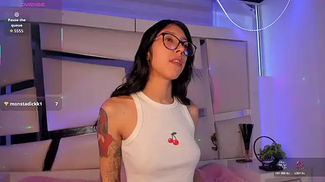 Snapshot of Mis__lola chatting on 11/29/25, 10:13 Mis lola online show from 11/29/25, 10:13