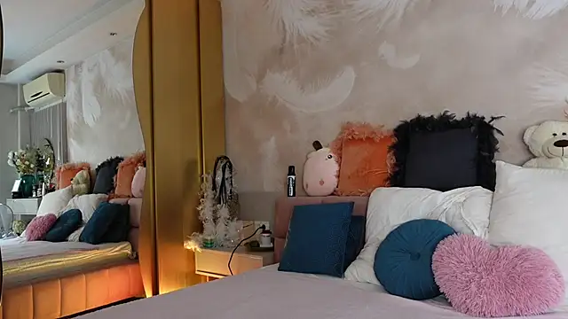 JullyBlair online show from 05/29/26, 03:59