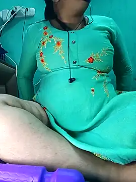 Snapshot of hotty_manisha chatting on 11/30/25, 05:50 hotty manisha online show from 11/30/25, 05:50