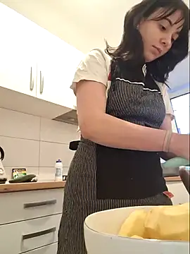 AveryWillow online show from 01/16/25, 03:02
