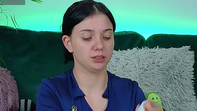 Snapshot of AveryWillow chatting on 10/06/25, 08:01 AveryWillow online show from 10/06/25, 08:01