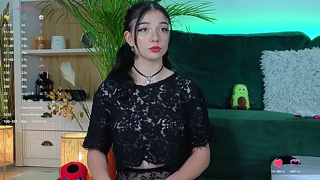 Snapshot of AveryWillow chatting on 10/16/25, 03:07 AveryWillow online show from 10/16/25, 03:07