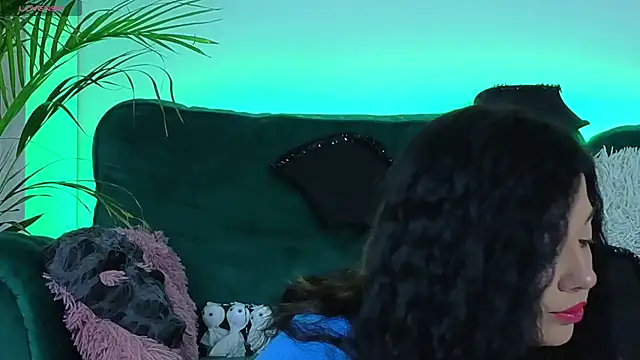 Snapshot of AveryWillow chatting on 10/25/25, 03:14 AveryWillow online show from 10/25/25, 03:14