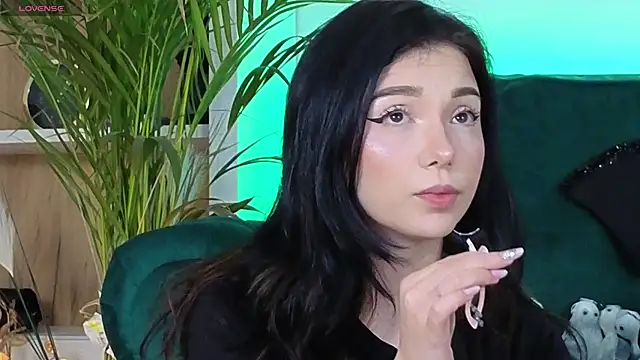 Snapshot of AveryWillow chatting on 11/02/25, 07:55 AveryWillow online show from 11/02/25, 07:55