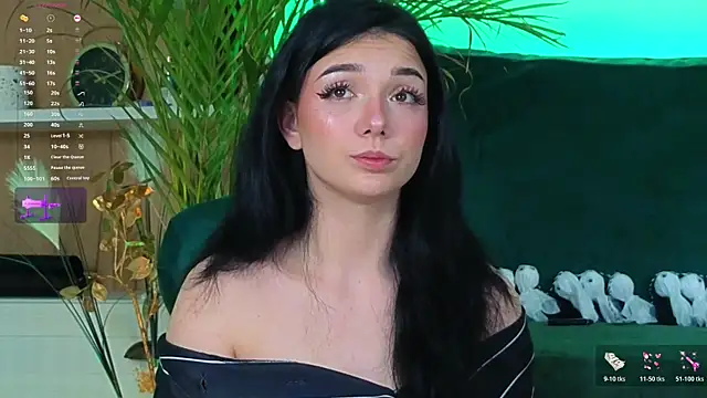 Snapshot of AveryWillow chatting on 11/17/25, 10:48 AveryWillow online show from 11/17/25, 10:48