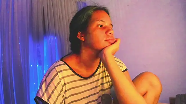 IvyLayla  online show from 03/08/25, 12:00