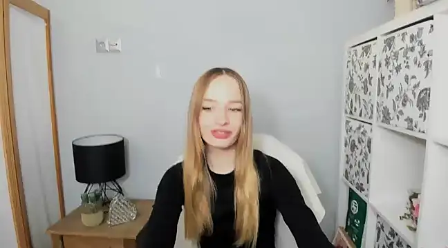 Snapshot of LilaGold chatting on 01/03/25, 08:01 LilaGold online show from 01/03/25, 08:01