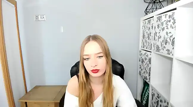 Snapshot of LilaGold chatting on 01/21/25, 04:37 LilaGold online show from 01/21/25, 04:37