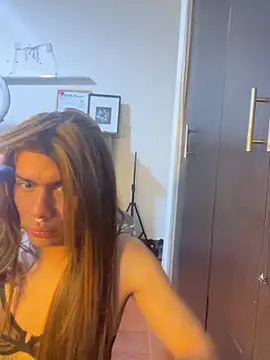 Snapshot of Rouse_Hilton chatting on 10/15/25, 07:36 Rouse Hilton online show from 10/15/25, 07:36