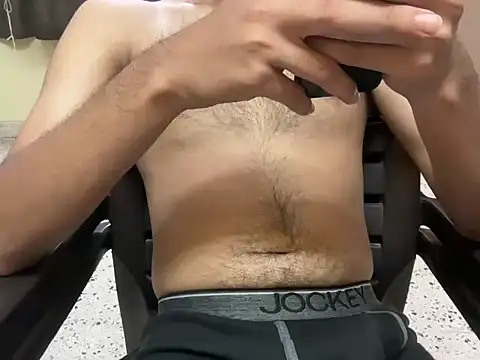 Snapshot of rahul_4u chatting on 11/02/25, 08:44 rahul 4u online show from 11/02/25, 08:44