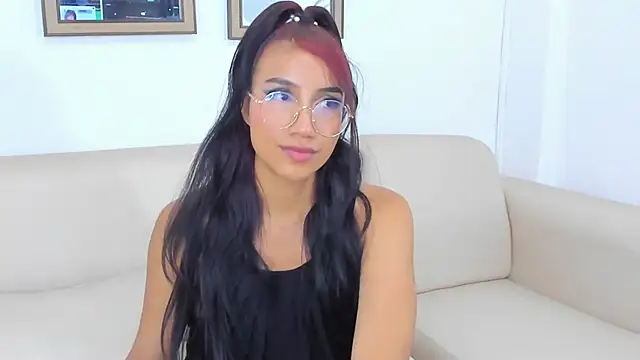 naomiii   online show from 01/28/25, 01:08