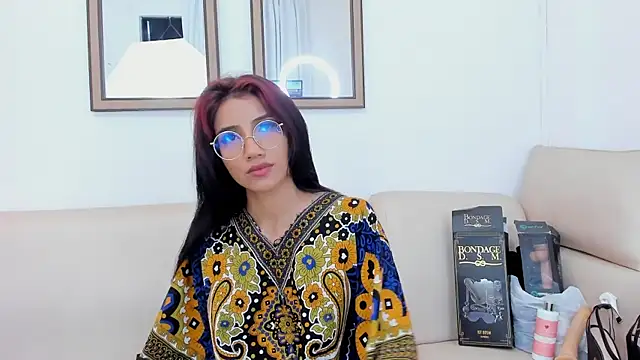 naomiii   online show from 03/01/25, 01:22