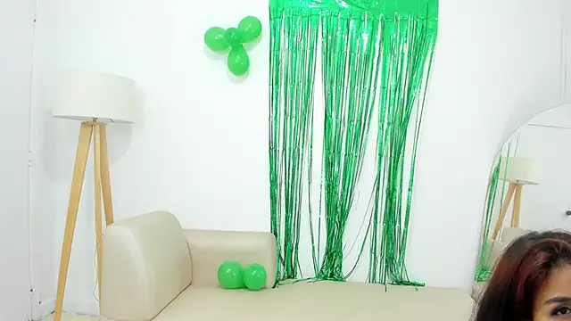 naomiii   online show from 03/18/25, 01:10