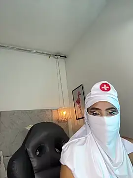 naomiii   online show from 11/01/25, 11:45