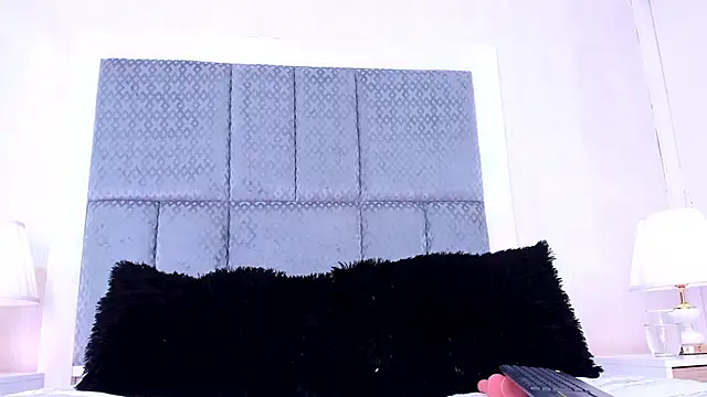 CaroSainz online show from 12/18/24, 01:48