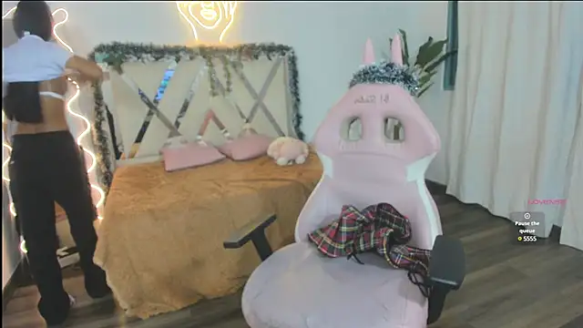 Jazmin tay online show from 12/27/24, 01:32