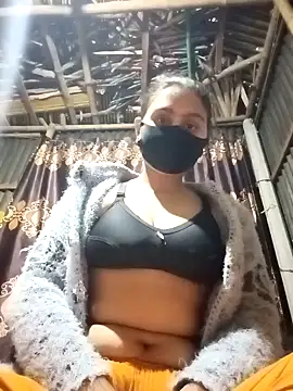 Snapshot of HenaAra chatting on 01/23/25, 04:15 HenaAra online show from 01/23/25, 04:15