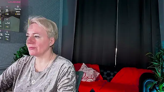 Snapshot of Nika_Smit chatting on 02/13/26, 09:16 Nika Smit online show from 02/13/26, 09:16