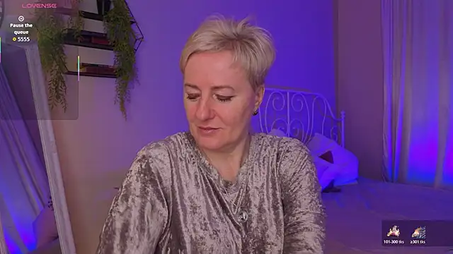 Snapshot of Nika_Smit chatting on 02/14/26, 05:48 Nika Smit online show from 02/14/26, 05:48