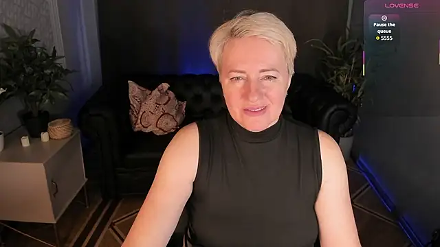 Snapshot of Nika_Smit chatting on 02/20/26, 06:26 Nika Smit online show from 02/20/26, 06:26