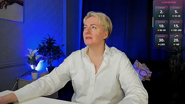 Snapshot of Nika_Smit chatting on 02/27/26, 08:47 Nika Smit online show from 02/27/26, 08:47