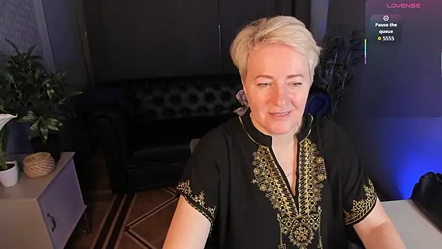 Snapshot of Nika_Smit chatting on 03/01/26, 05:31 Nika Smit online show from 03/01/26, 05:31