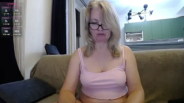 Blond Woman online show from 02/09/25, 09:49