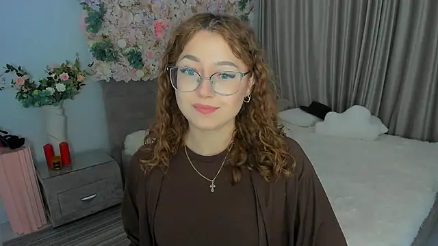 Snapshot of SereneFlame chatting on 09/20/25, 04:19 SereneFlame online show from 09/20/25, 04:19