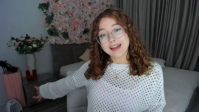 Snapshot of SereneFlame chatting on 09/23/25, 04:32 SereneFlame online show from 09/23/25, 04:32