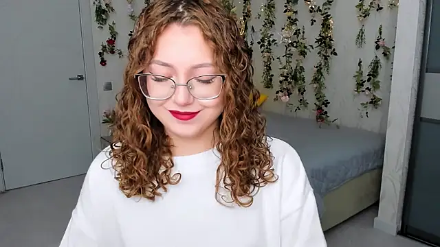 Snapshot of SereneFlame chatting on 10/14/25, 04:08 SereneFlame online show from 10/14/25, 04:08