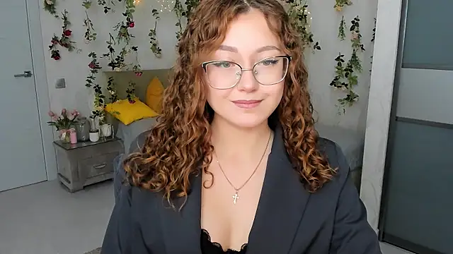 Snapshot of SereneFlame chatting on 10/19/25, 04:07 SereneFlame online show from 10/19/25, 04:07