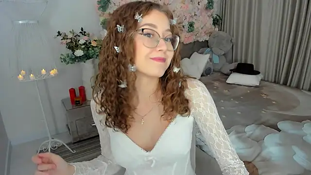 Snapshot of SereneFlame chatting on 10/24/25, 04:03 SereneFlame online show from 10/24/25, 04:03