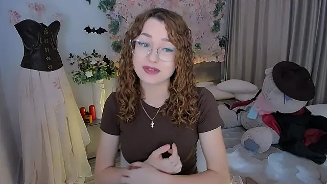 Snapshot of SereneFlame chatting on 11/03/25, 04:08 SereneFlame online show from 11/03/25, 04:08