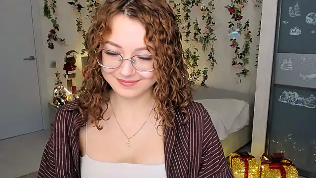 Snapshot of SereneFlame chatting on 12/14/25, 10:09 SereneFlame online show from 12/14/25, 10:09