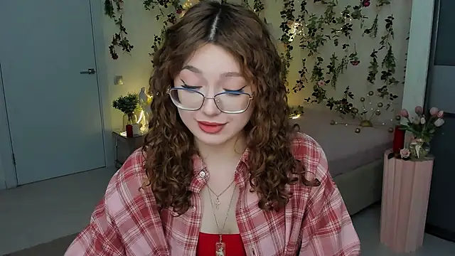 Snapshot of SereneFlame chatting on 02/09/26, 04:11 SereneFlame online show from 02/09/26, 04:11