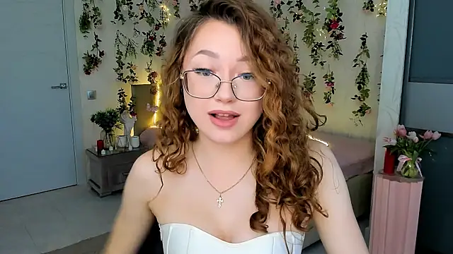 Snapshot of SereneFlame chatting on 06/10/26, 10:14 SereneFlame online show from 06/10/26, 10:14