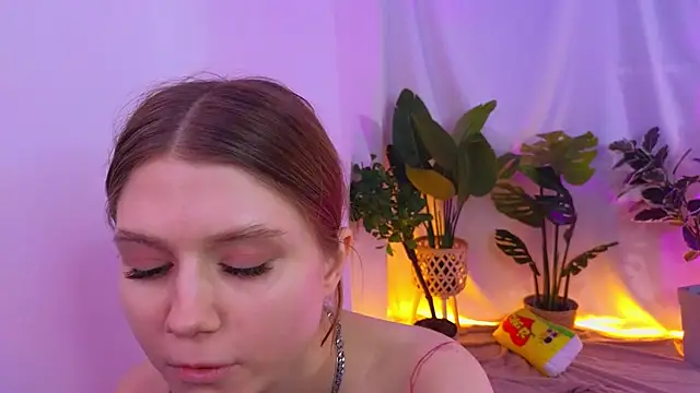 AlisiaSpinnet  online show from 12/05/24, 01:06