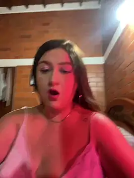 Snapshot of CAMILA_JHONS chatting on 02/01/25, 02:05 CAMILA JHONS online show from 02/01/25, 02:05