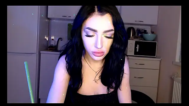 NancyLovee  online show from 12/04/24, 09:46