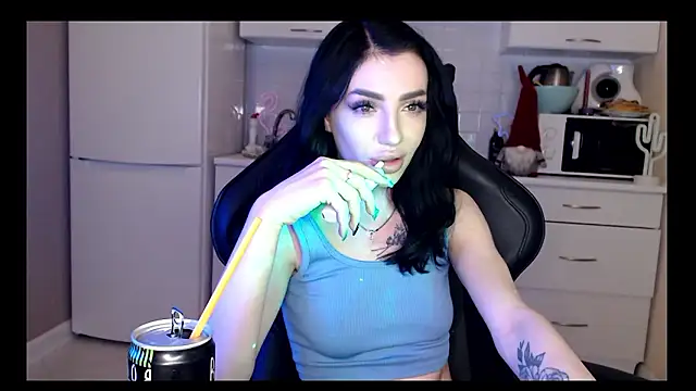 NancyLovee  online show from 12/05/24, 10:45