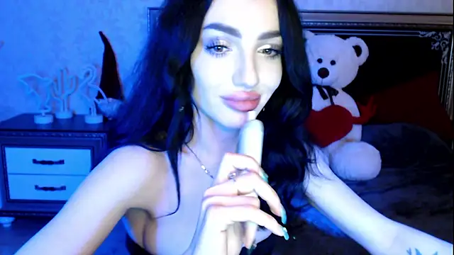 NancyLovee  online show from 12/25/24, 11:31